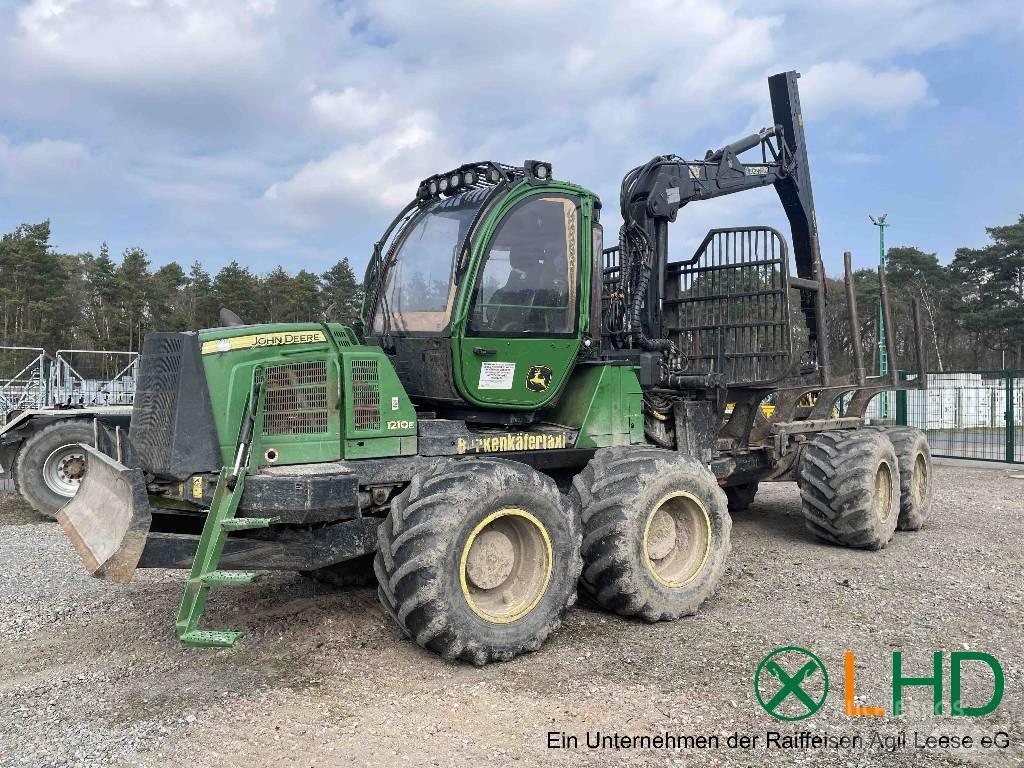 John Deere 1210 E شاحنات