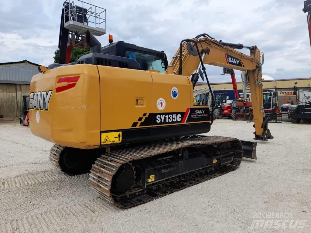 Sany SY 135 C حفارات زحافة
