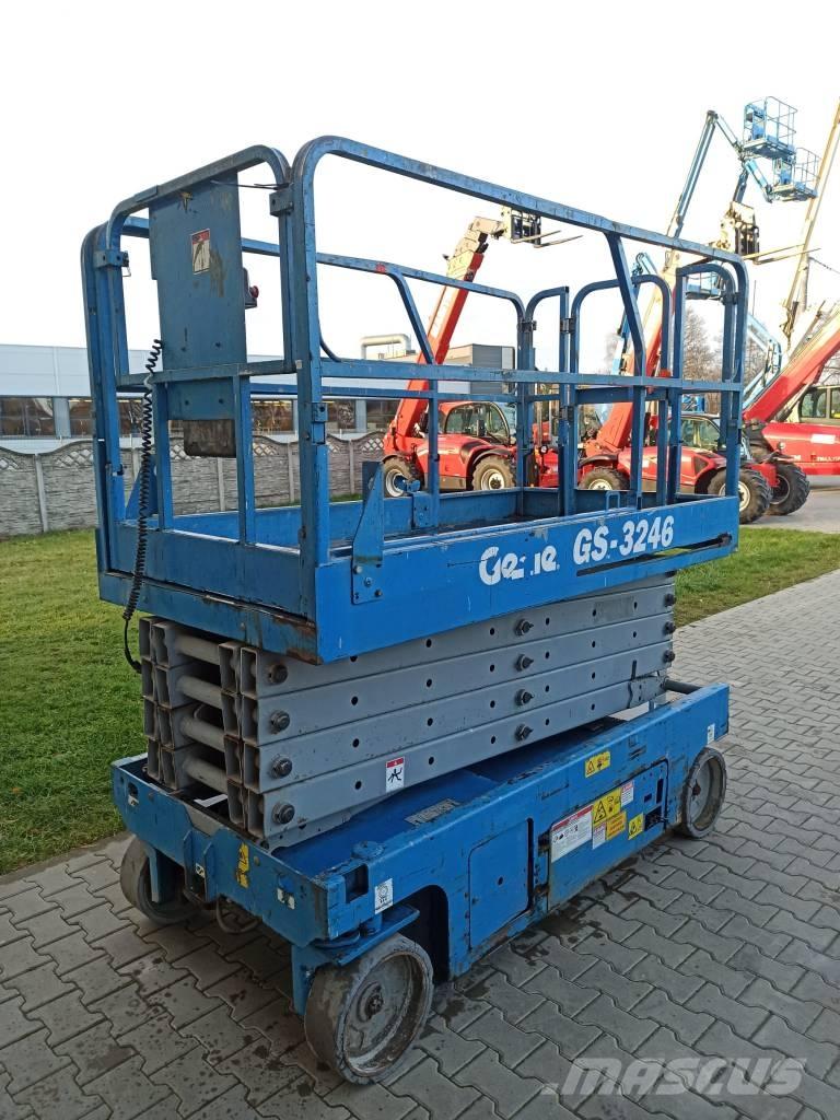 Genie GS 3246 رافعات مقصية الشكل