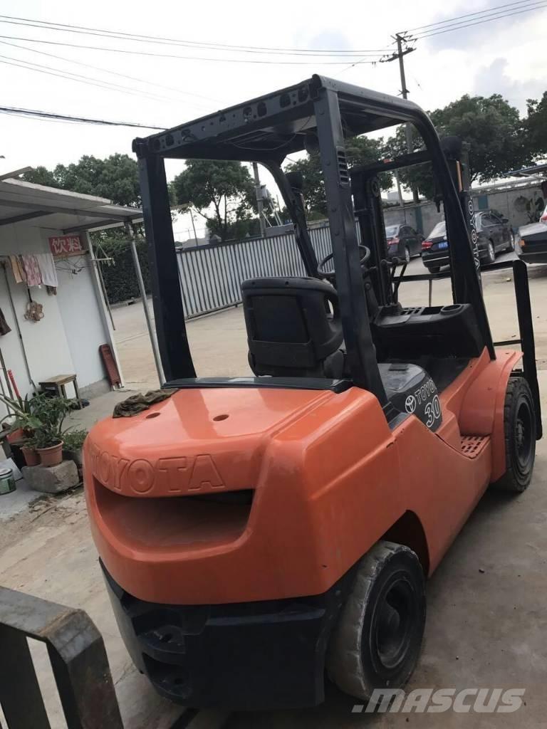 Toyota FD 30 شاحنات الديزل