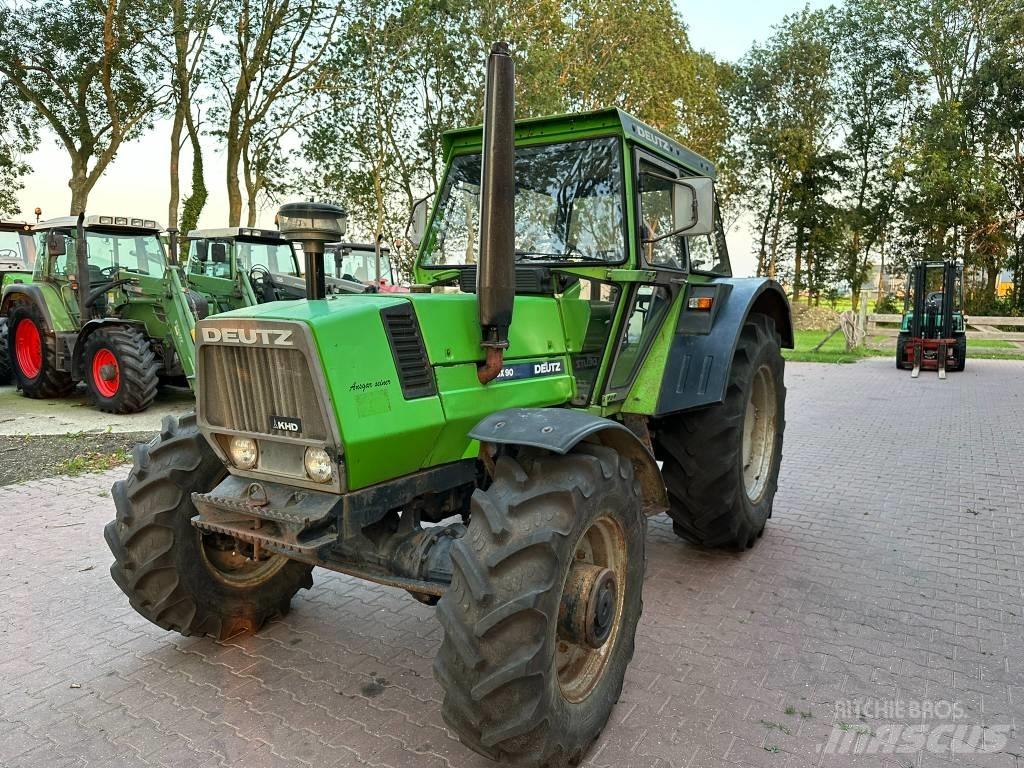 Deutz DX90 الجرارات