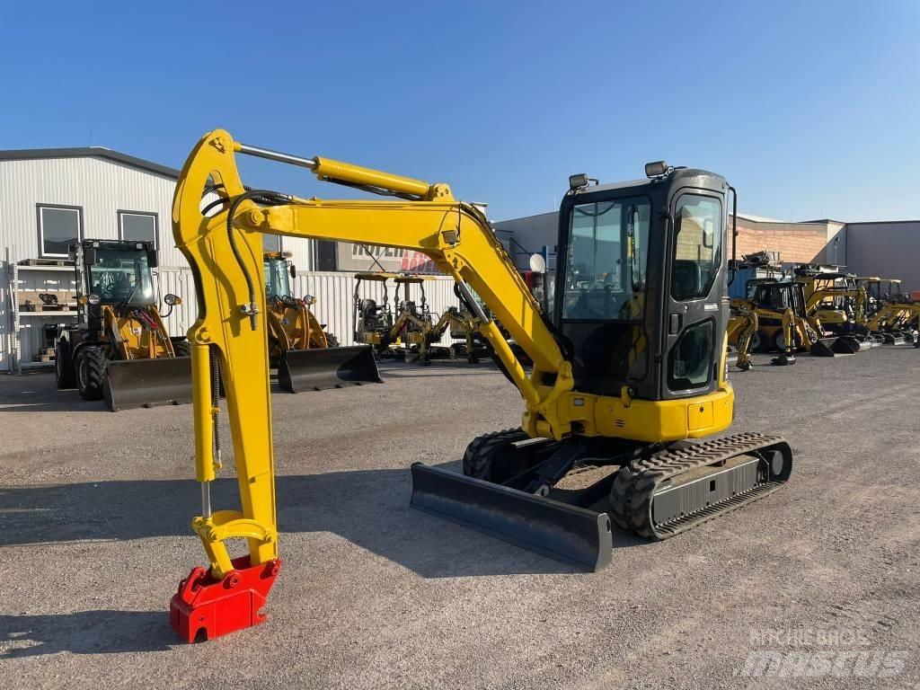 Komatsu PC35MR حفارات صغيرة أقل من 7 طن (حفارات صغيرة)