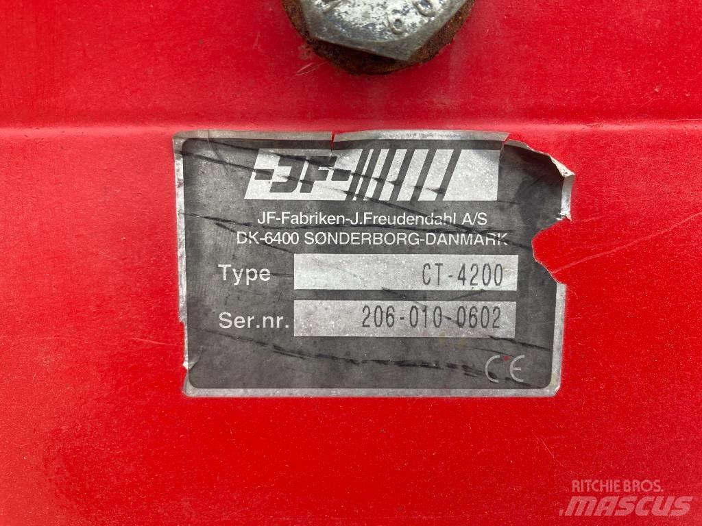 JF CT 4200 مقطورات ذاتية التحميل