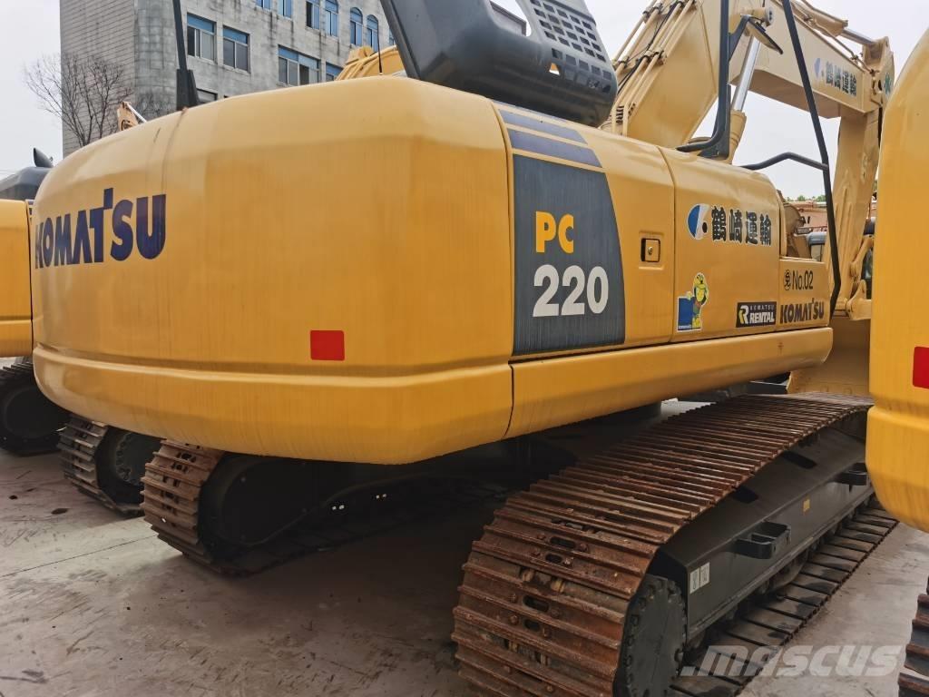 Komatsu PC 220-8 حفارات زحافة