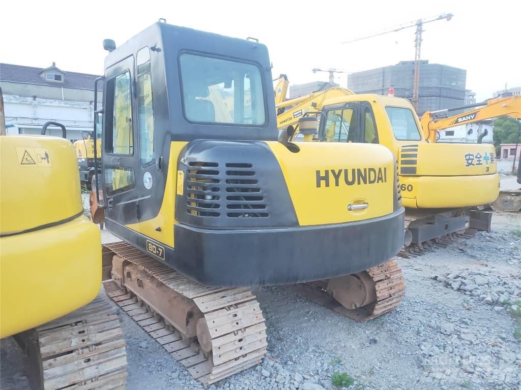Hyundai R80-7 حفارات زحافة