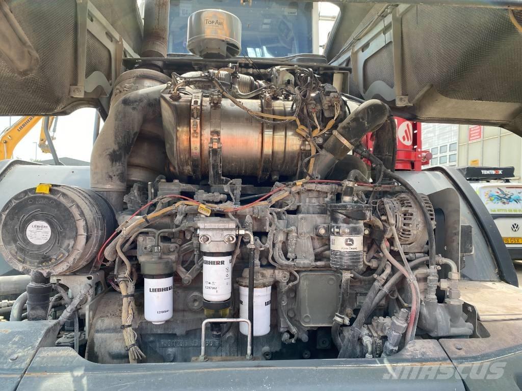 Liebherr L546 لوادر بعجل