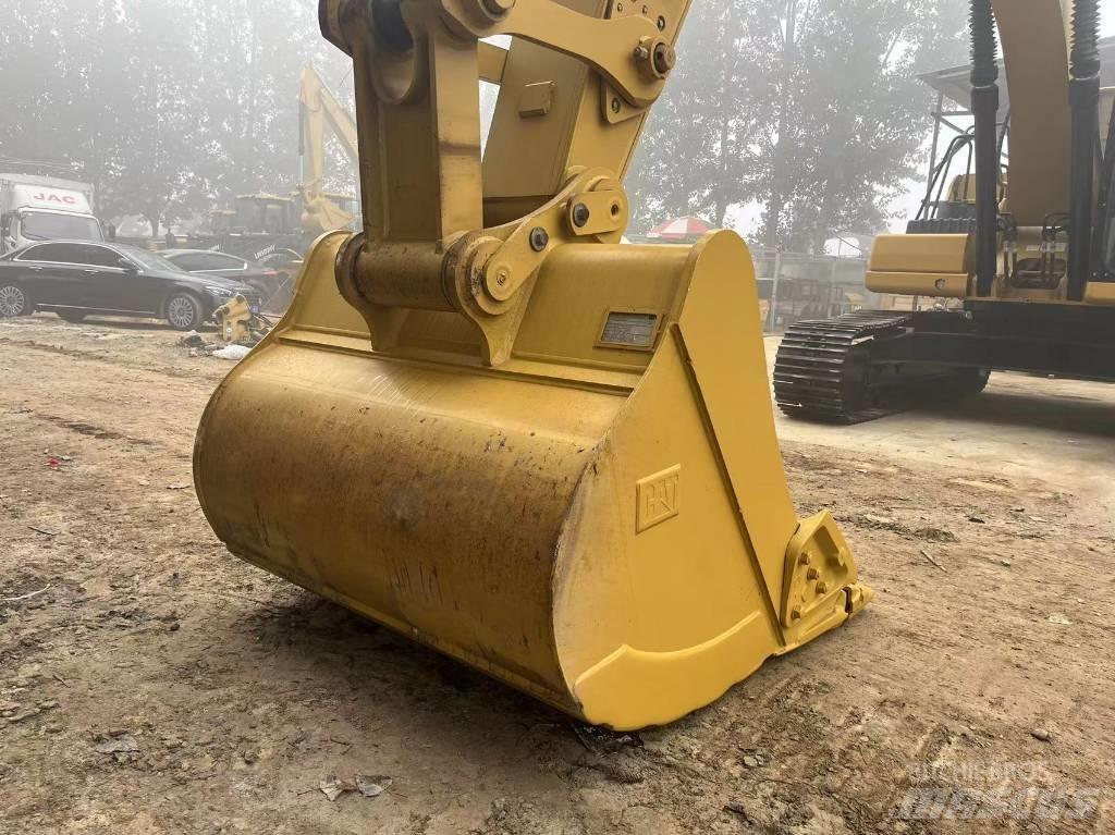CAT 2021 CAT 330 حفارات بعجل