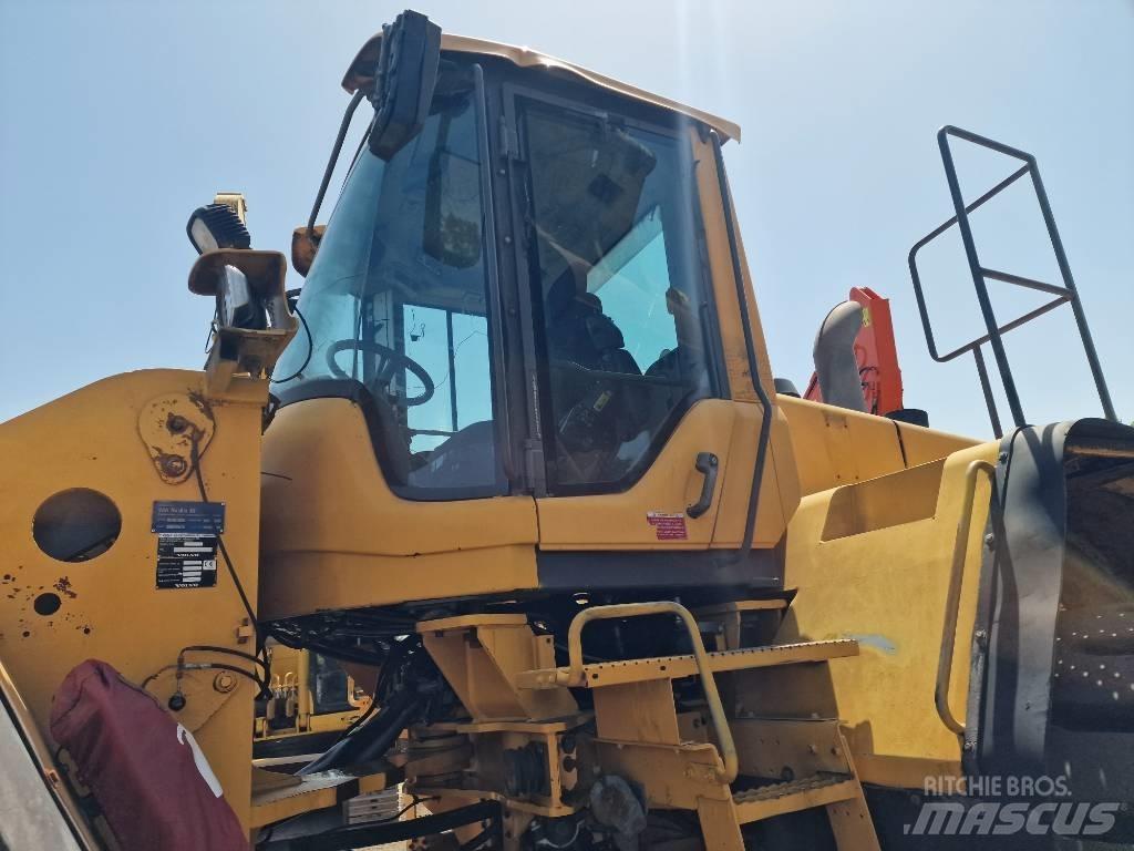 Volvo L 220 F لوادر بعجل