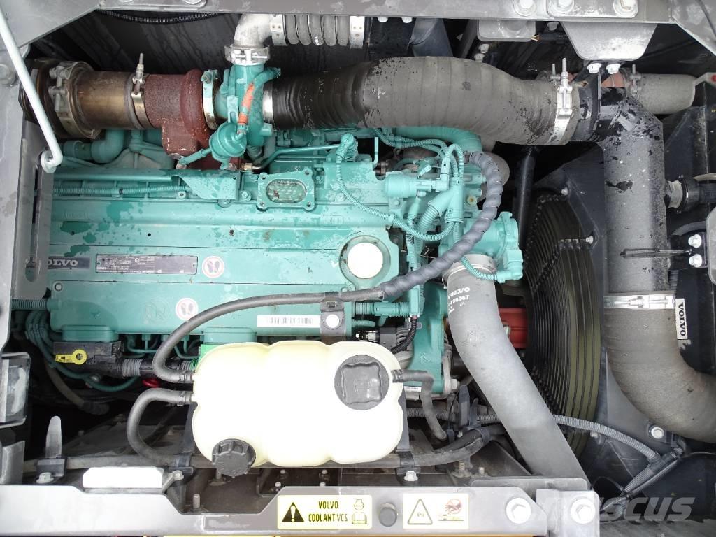 Volvo ECR 235 EL حفارات زحافة