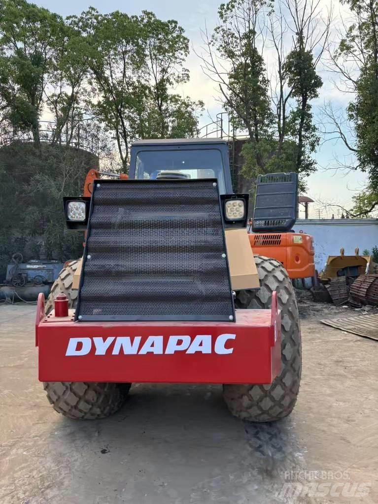 Dynapac CA 301 D مداحل ثنائية الاسطوانة