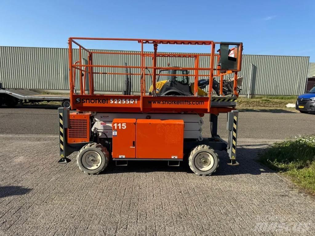 Snorkel S2255RT رافعات مقصية الشكل