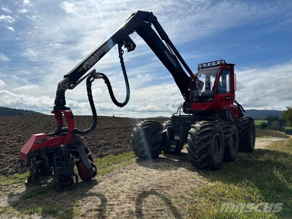 Komatsu 951 حصادات