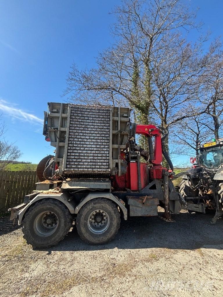 Mus-Max 12 ماكينات تقطيع أخشاب الحراجة