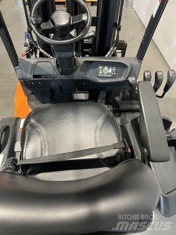 Doosan B34NS شاحنات ذات رافعات شوكية تعمل بالكهرباء
