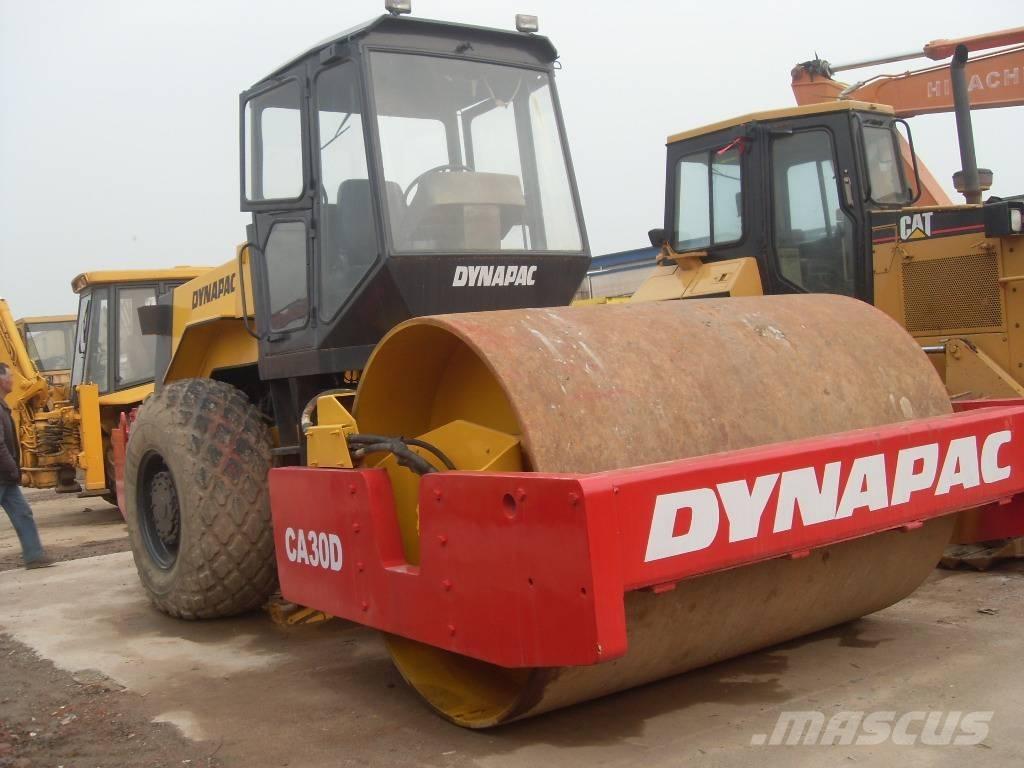 Dynapac CA 30 D مداحل أحادية الأسطوانة