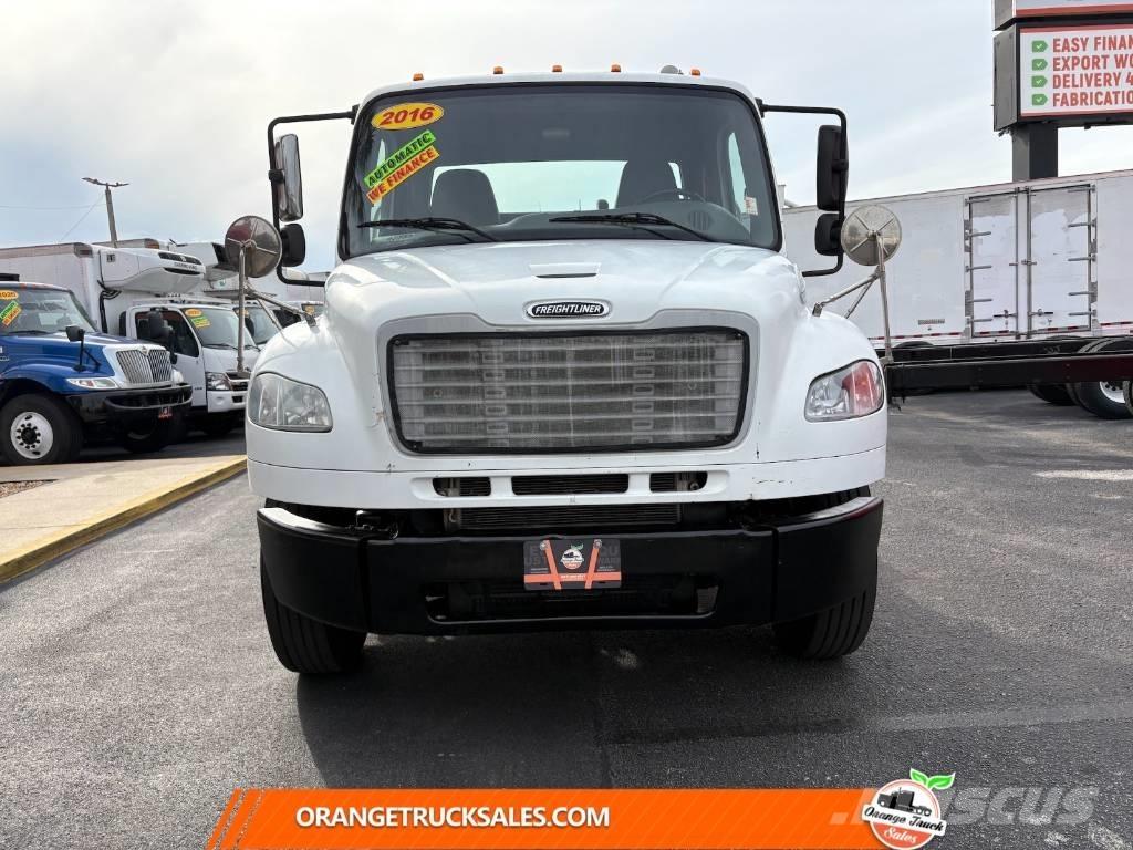Freightliner M2 شاحنات بمقصورة وهيكل