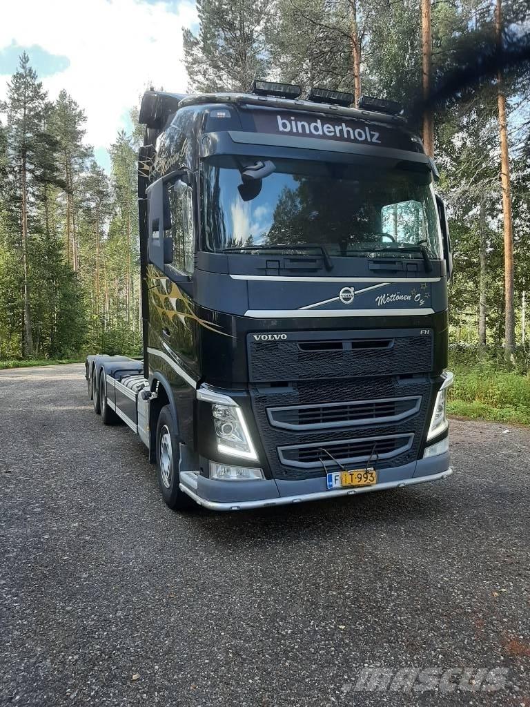 Volvo FH 13 شاحنات بمقصورة وهيكل