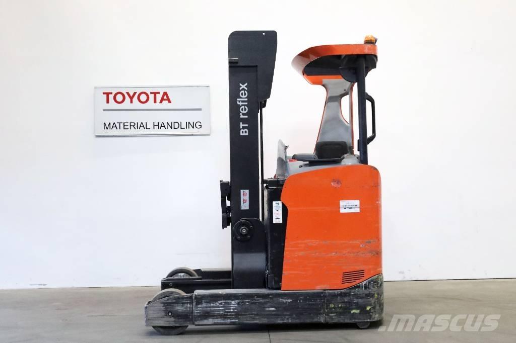 Toyota RRE200H شاحنة مناولة