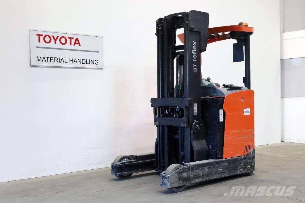 Toyota RRE200H شاحنة مناولة