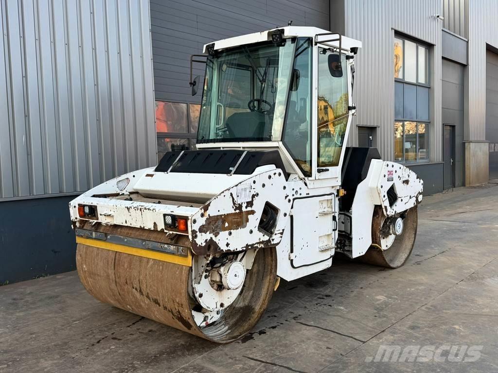 Hamm HD110 مداحل ثنائية الاسطوانة