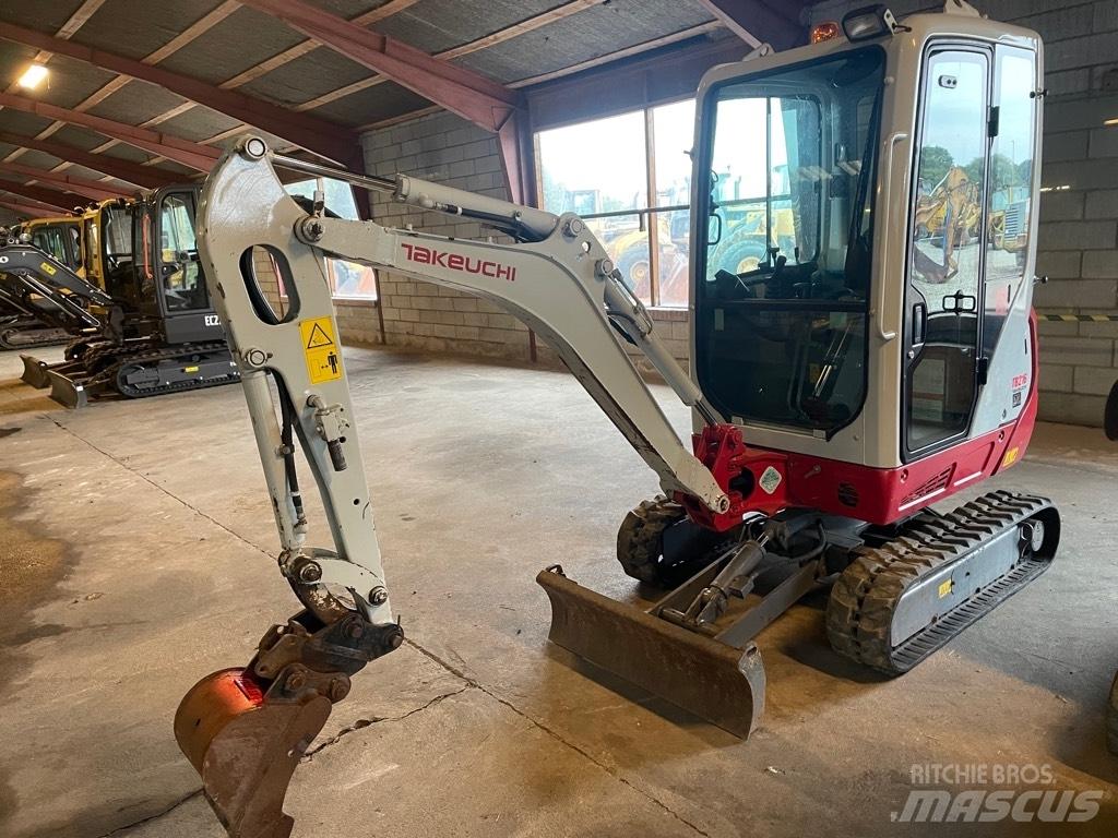 Takeuchi TB216 حفارات صغيرة أقل من 7 طن (حفارات صغيرة)