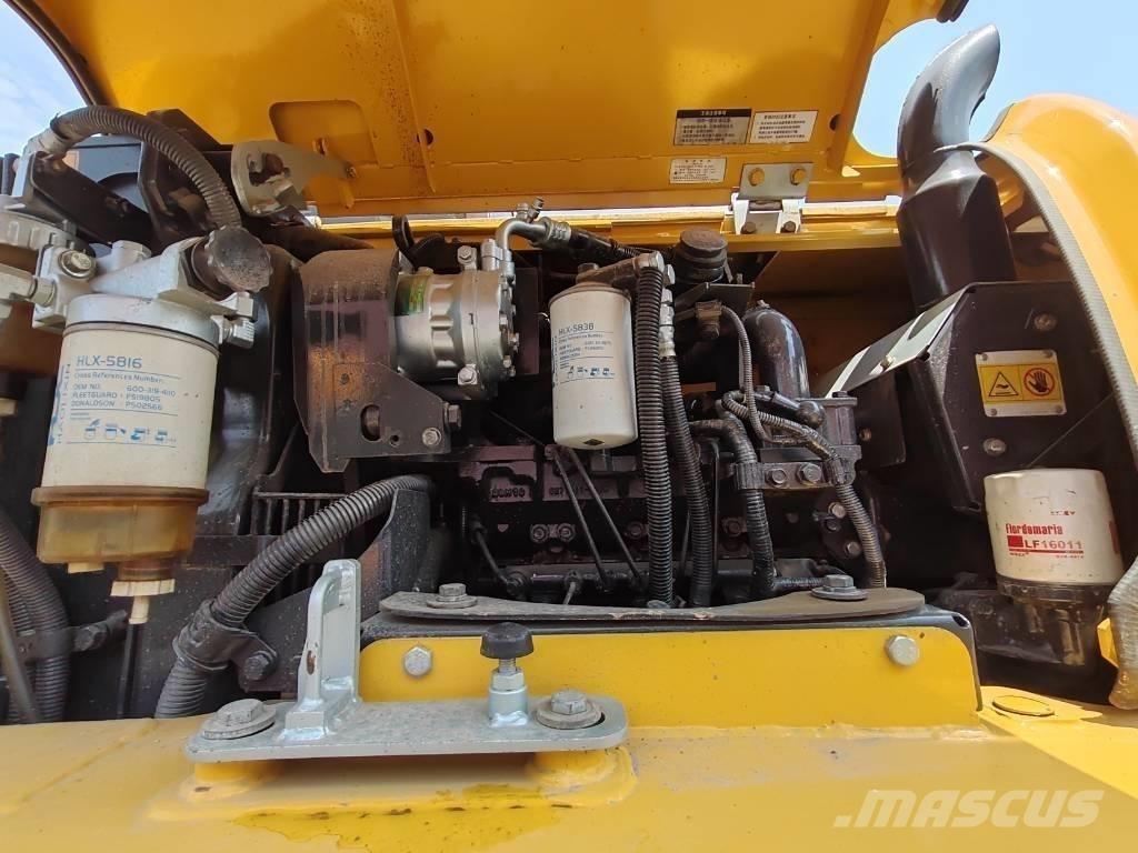 Komatsu PC 70 حفارات زحافة