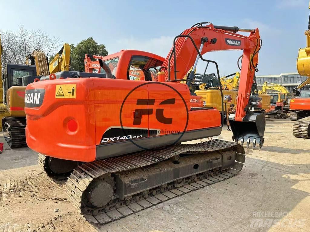 Doosan DX 140 حفارات زحافة