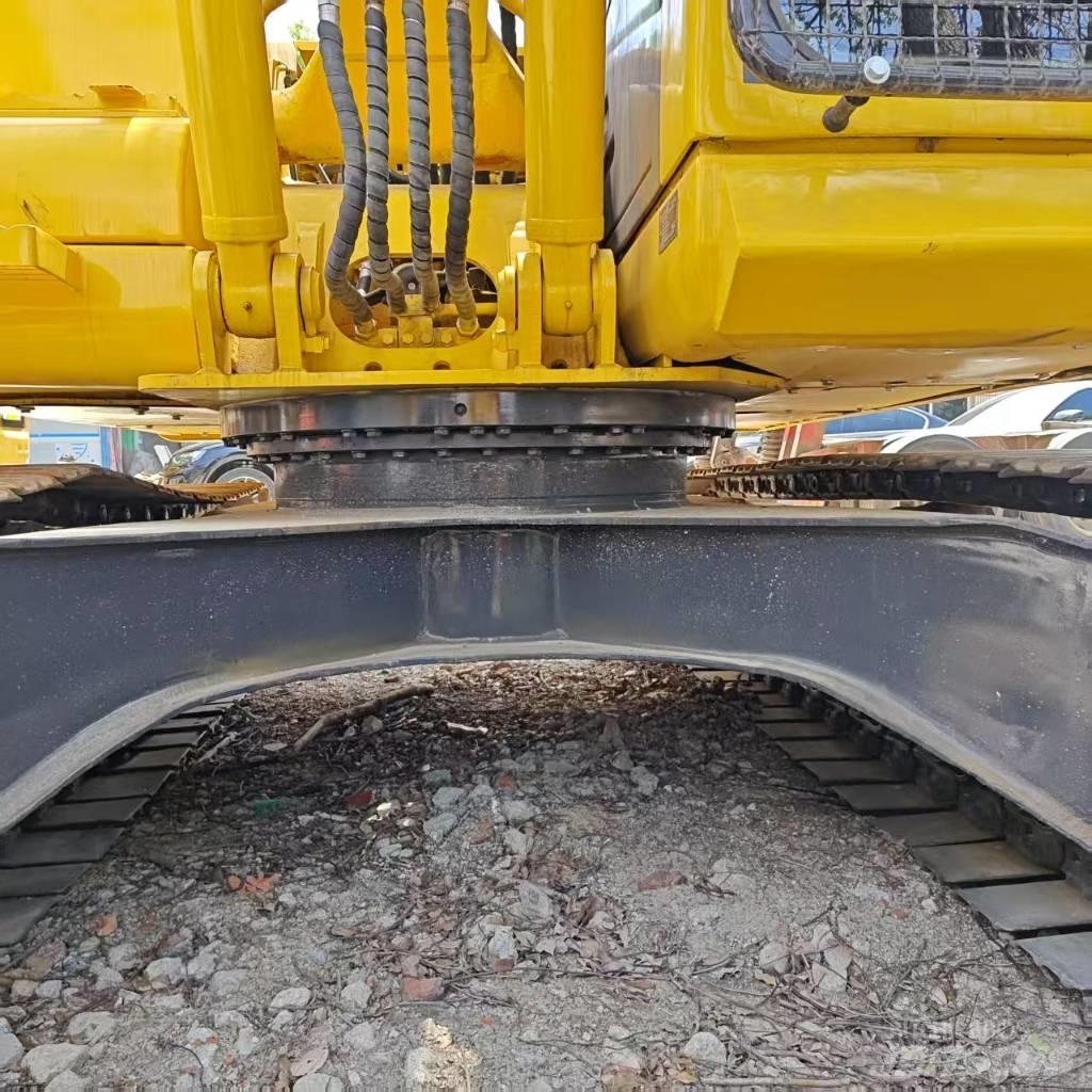 Komatsu PC 130 حفارات زحافة