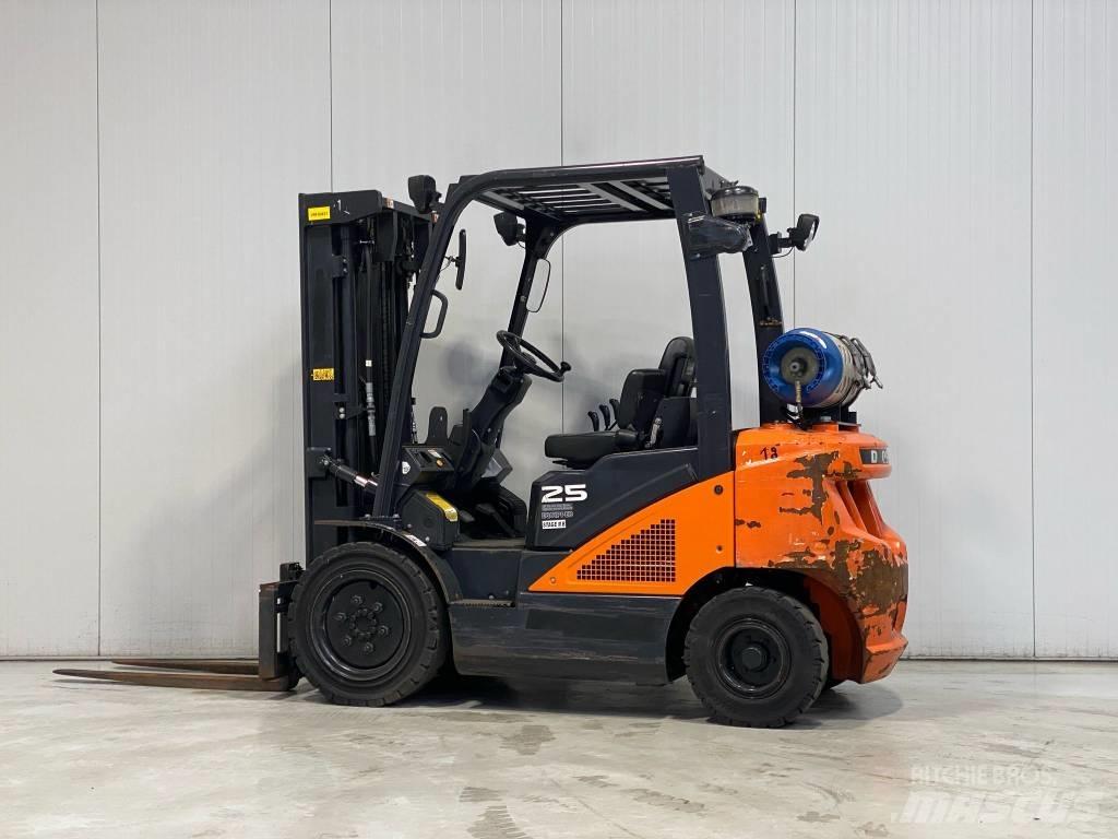 Doosan G25N-7 شاحنات LPG