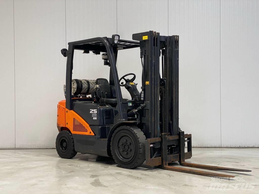 Doosan G25N-7 شاحنات LPG