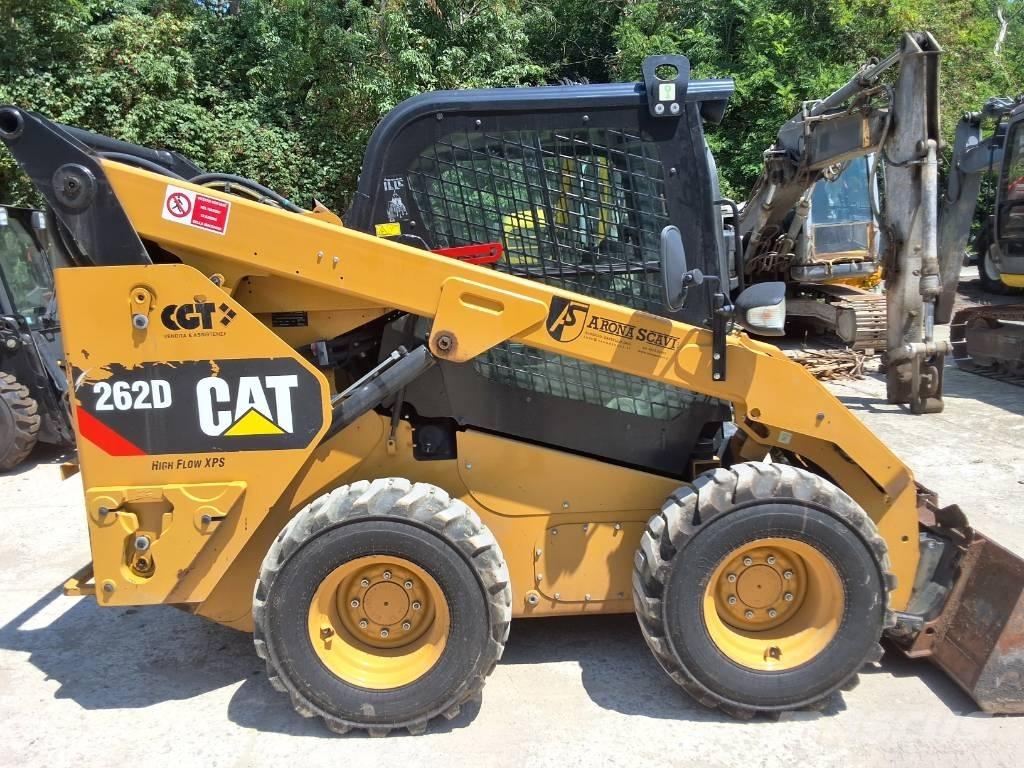 CAT 262 D لوادر انزلاقية التوجيه