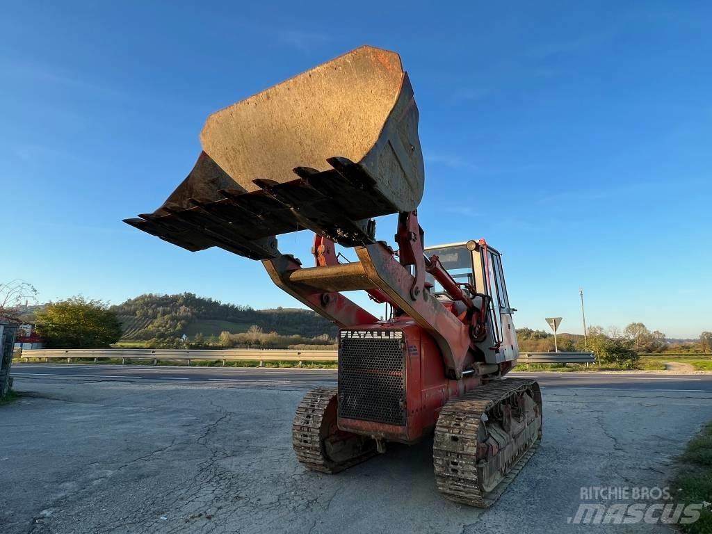 Fiat-Hitachi FL 14E لوادر زحافة