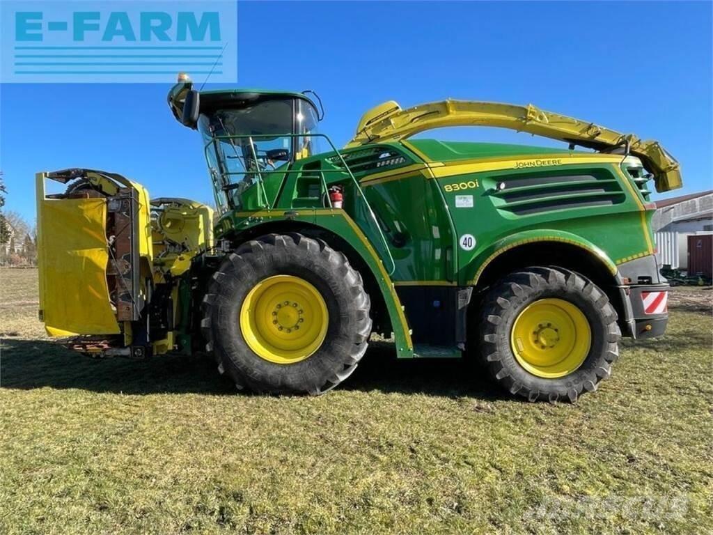 John Deere 8300 علافات ذاتية الدفع
