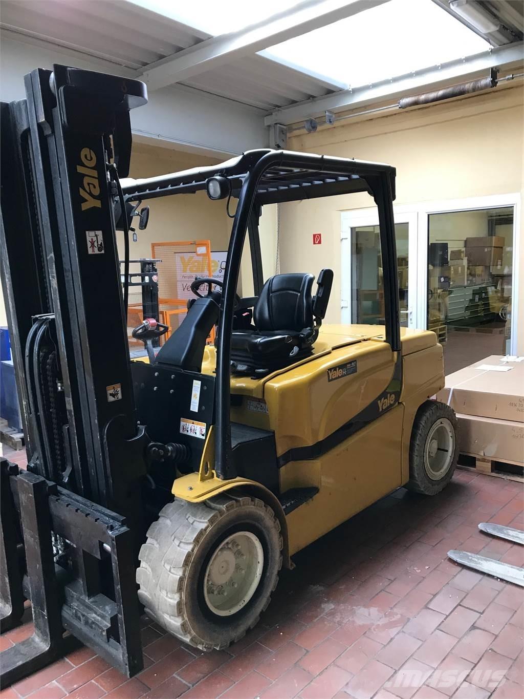 Yale ERP55VM6 شاحنات ذات رافعات شوكية تعمل بالكهرباء