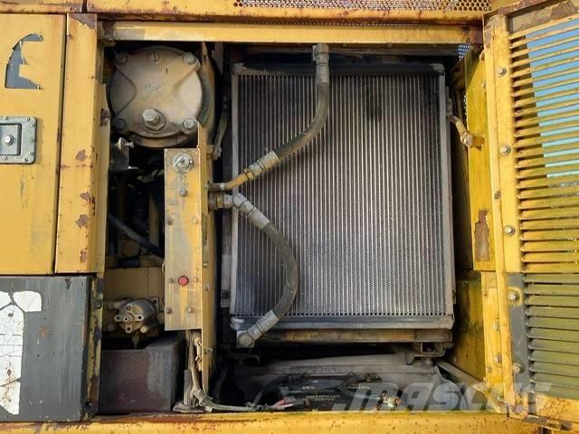 CAT 231 D حفارات زحافة