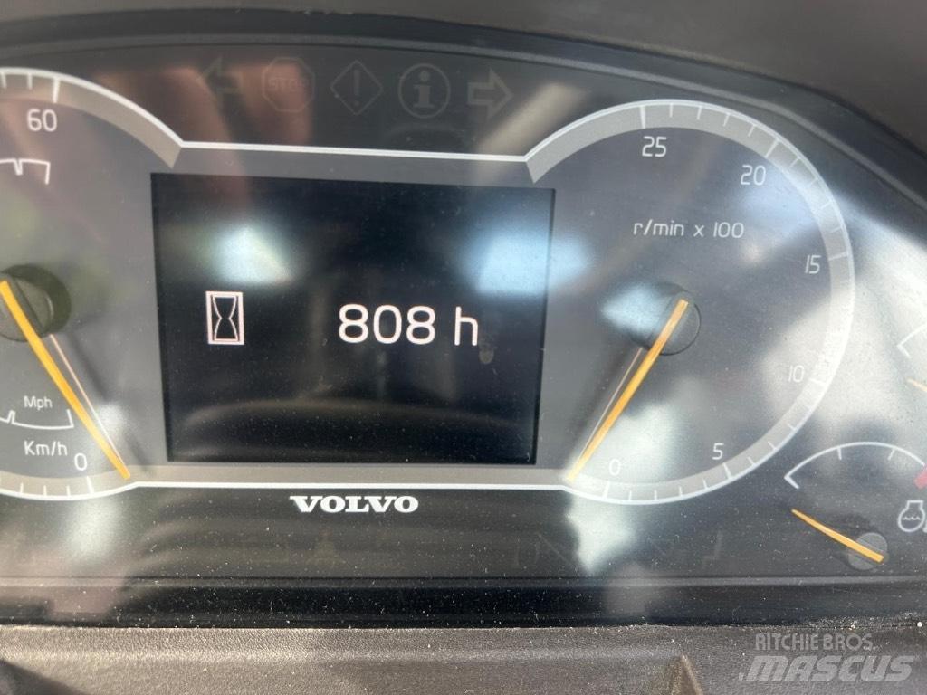 Volvo L 90 H لوادر بعجل