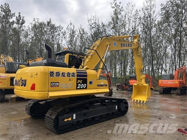Komatsu PC 200-8N1 حفارات زحافة