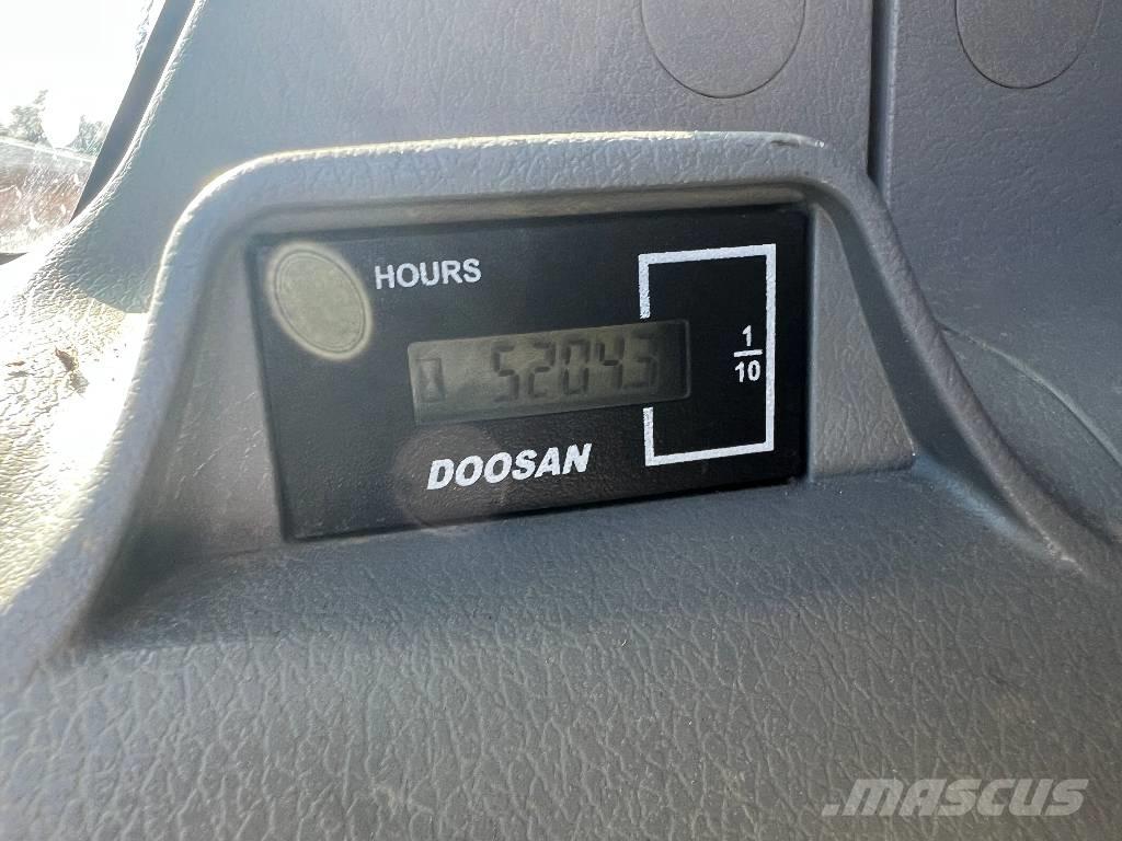 Doosan DX140LC-5 حفارات زحافة