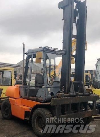 Toyota 5 FD 70 شاحنات الديزل