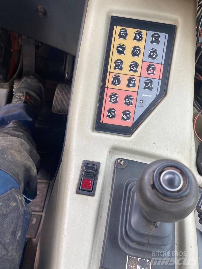 Doosan DA 40 ساحبات مفصلية