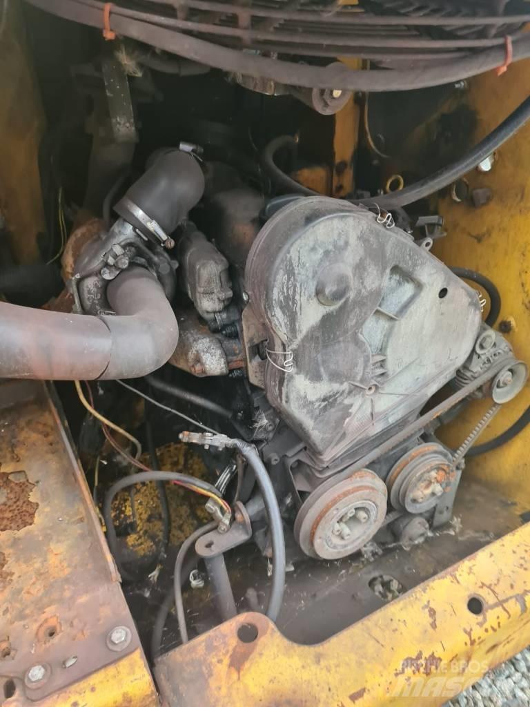 Volvo MC 95 C لوادر انزلاقية التوجيه