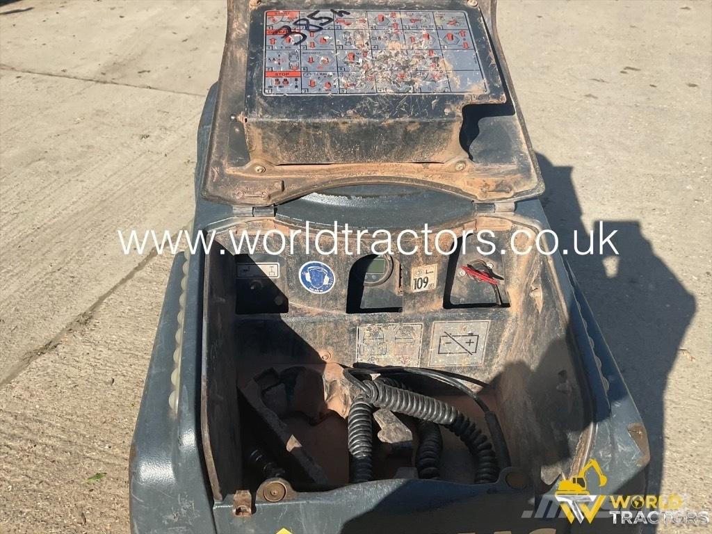 Bomag BMP 8500 دكاكات أفقية