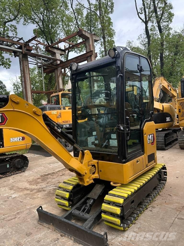 CAT CAT302 حفارات صغيرة أقل من 7 طن (حفارات صغيرة)