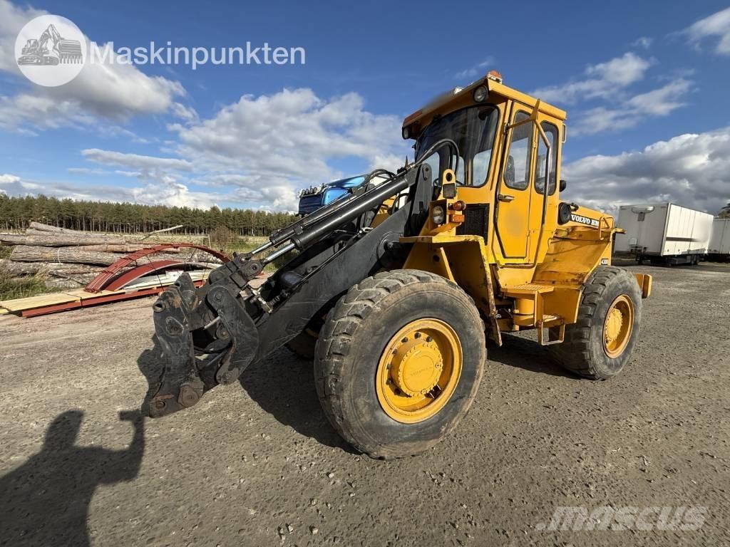 Volvo BM 4300 لوادر بعجل