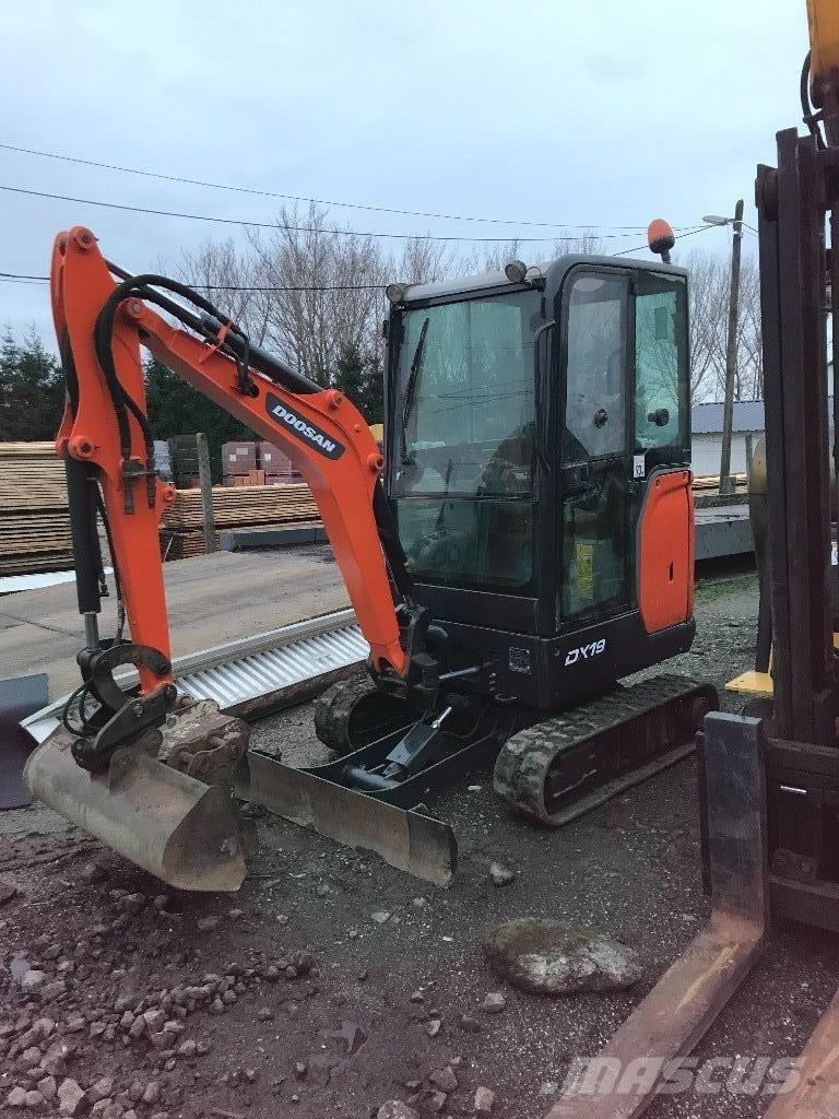 Doosan DX 19 حفارات صغيرة أقل من 7 طن (حفارات صغيرة)