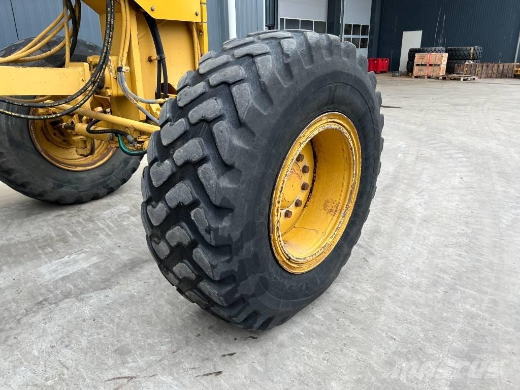 CAT 140H معدات تمهيد الطرق
