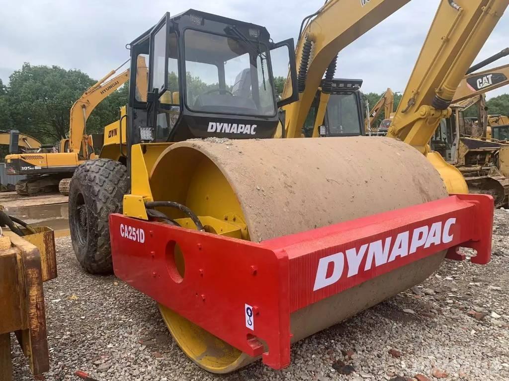 Dynapac CA 251 D مداحل أحادية الأسطوانة