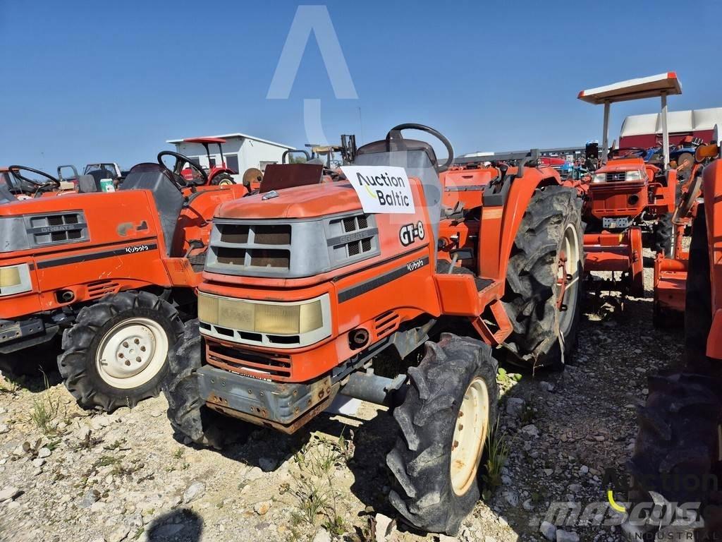 Kubota GT-8 الجرارات