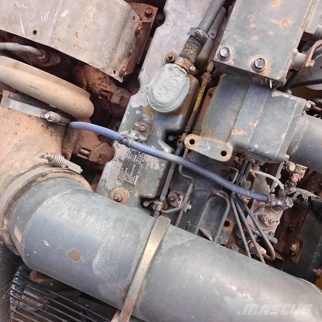 Komatsu PC 300 حفارات زحافة