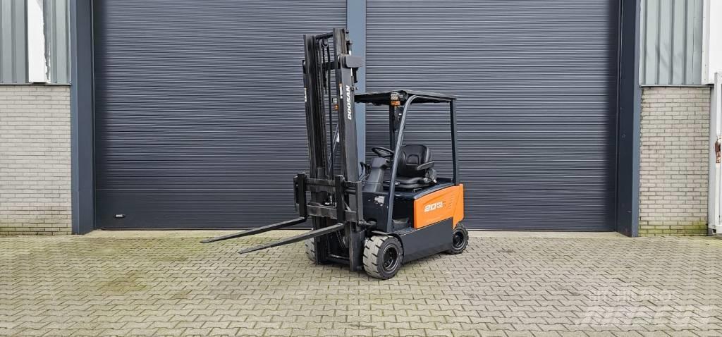 Doosan B20X-7 شاحنات ذات رافعات شوكية تعمل بالكهرباء